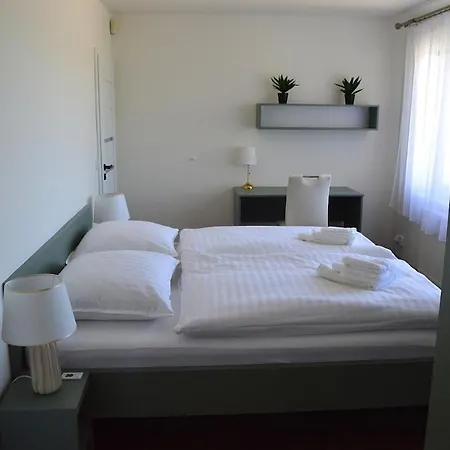 Newly Renovated House Near Prague Daire Nové Jirny