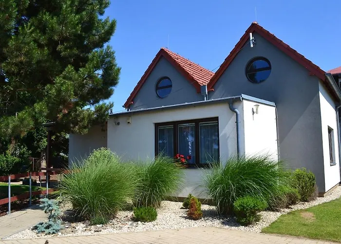 Newly Renovated House Near Prague Apartment *