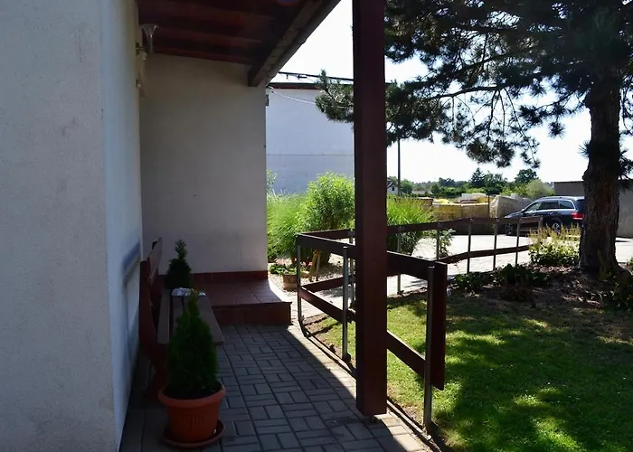 Apartment Newly Renovated House Near Prague *